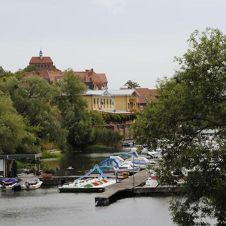 Hotel Garni "Am Hafen" Havelberg Extérieur photo