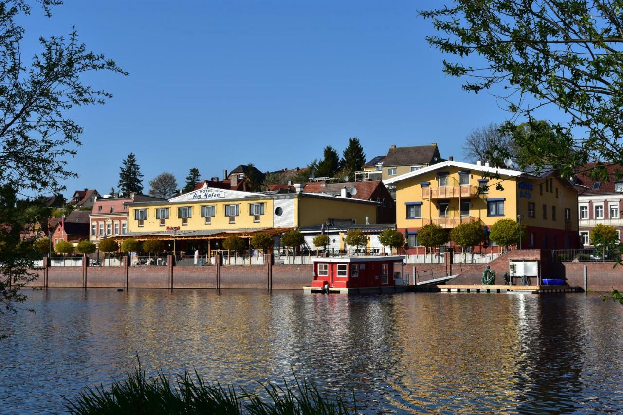 Hotel Garni "Am Hafen" Havelberg Extérieur photo