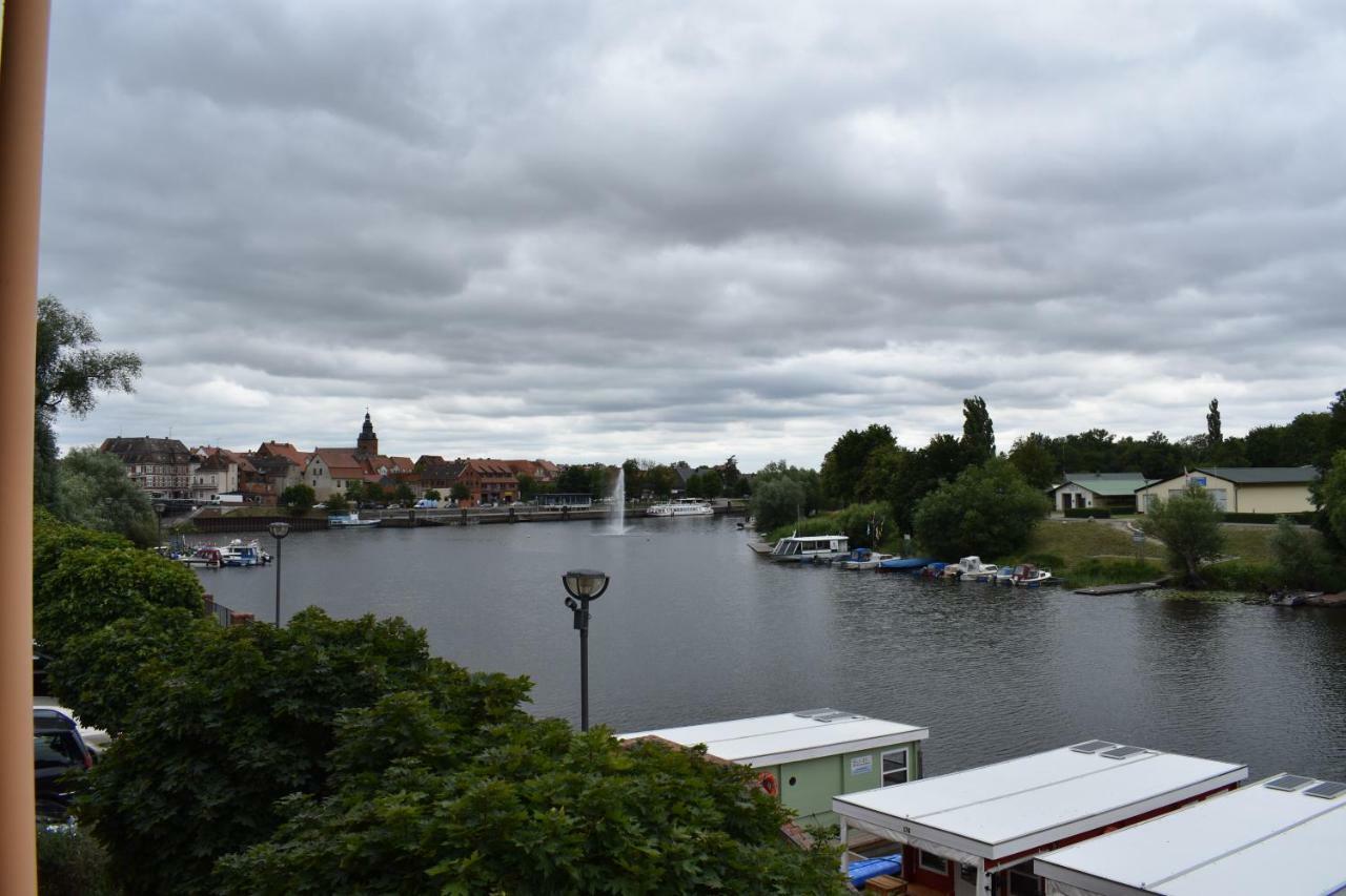 Hotel Garni "Am Hafen" Havelberg Extérieur photo